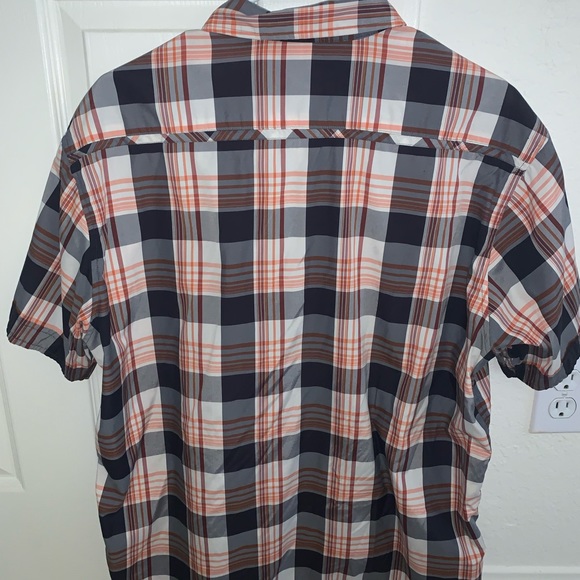 Patagonia Men’s Organic Cotton Plaid Button Up - Picture 2 of 8